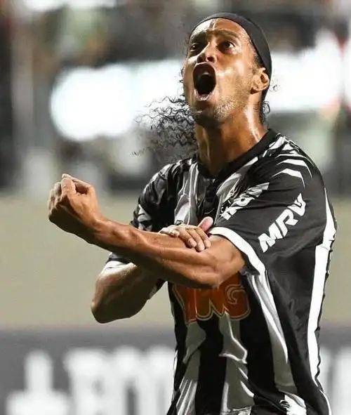 足球世界中 足球世界中